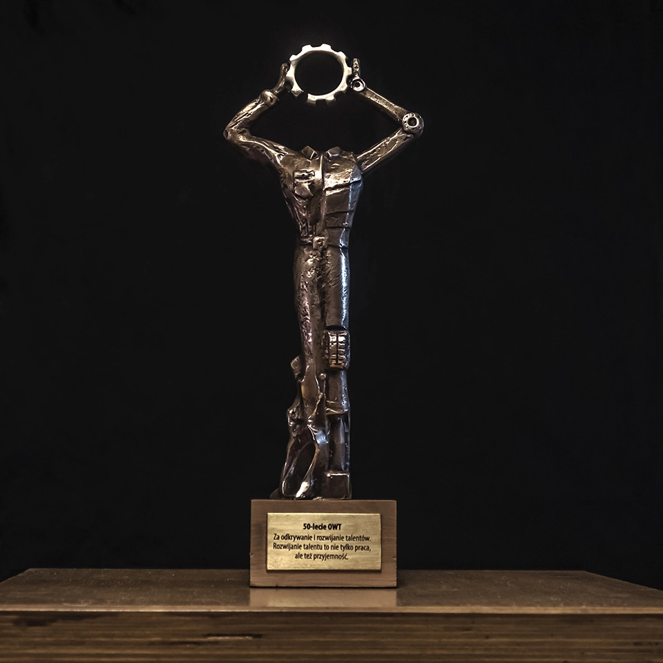 olimpiada wiedzy technicznej statuetka